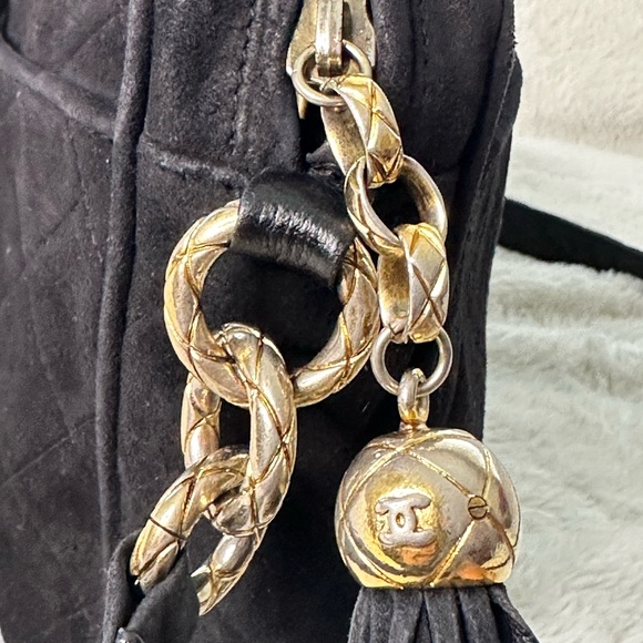Chanel suede camera bag - Picture 3 of 9